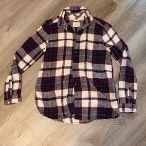 American Eagle Outfitters Red and Blue Plaid Button Down Shirt